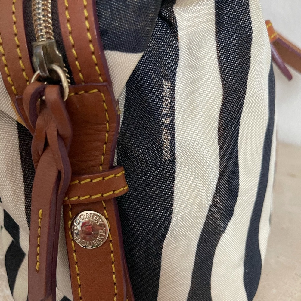 Dooney&Burke Rare Vintage Purse Excellent Condition. - Picture 5 of 16